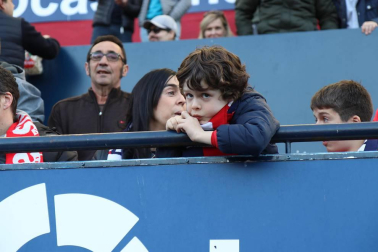 Fotos del búscate en la grada del Osasuna - Nàstic