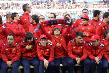 Fotos del búscate en la grada del Osasuna - Nàstic