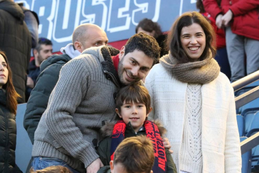 Fotos del búscate en la grada del Osasuna - Nàstic