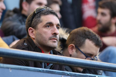 Fotos del búscate en la grada del Osasuna - Nàstic