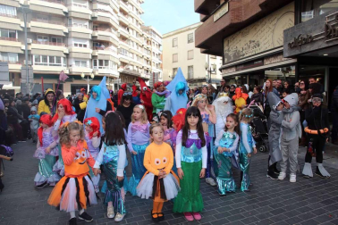 Fotos de los mejores disfraces de carnaval del desfile del domingo en Tudeola