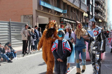 Fotos de los mejores disfraces de carnaval del desfile del domingo en Tudeola