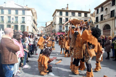 Fotos de los mejores disfraces de carnaval del desfile del domingo en Tudeola