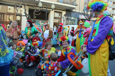 Fotos de los mejores disfraces de carnaval del desfile del domingo en Tudeola
