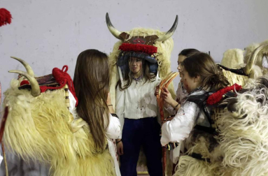 Las fotografías del Carnaval de Alsasua de este martes.