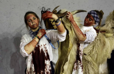 Las fotografías del Carnaval de Alsasua de este martes.