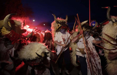 Las fotografías del Carnaval de Alsasua de este martes.