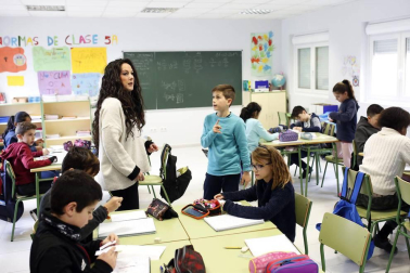 Alumnado del colegio Mendialdea I de Berriozar durante una jornada lectiva.