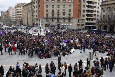 Concentración en la plaza del Castillo de Pamplona por el Día de la Mujer