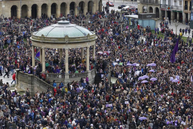Concentración en la plaza del Castillo de Pamplona por el Día de la Mujer