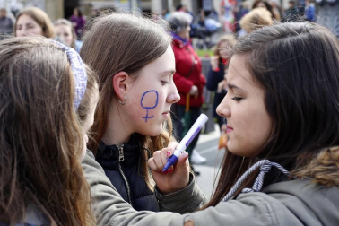 Concentración en la plaza del Castillo de Pamplona por el Día de la Mujer