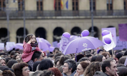 Concentración en la plaza del Castillo de Pamplona por el Día de la Mujer