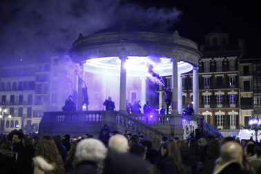 Multitudinaria manifestación por el Día de la Mujer en la capital navarra