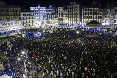 Multitudinaria manifestación por el Día de la Mujer en la capital navarra