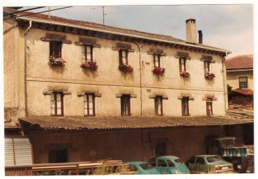 Fue un adelanto para su época en los año 30. con la experiencia en la gestión de molinos del entorno, la familia Jauregi se embarcó en la creación de su propia empresa: la Harinera San Miguel.