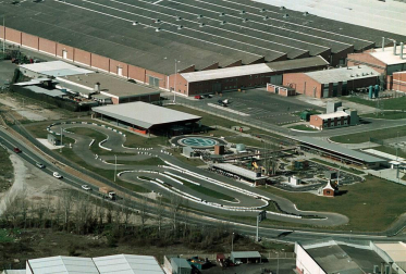 Los reyes Juan Carlos I y Sofía inauguraron el 9 de marzo de 1999 el parque polo sobre 20.250 metros cuadrados de landaben. alumnos de 300 centros de enseñanza, la mayoría navarros, han aprendido nociones básicas del código de circulación. Su seguridad es lo primero. Texto natxo gutiérrez fotografía eduardo buxens y archivo