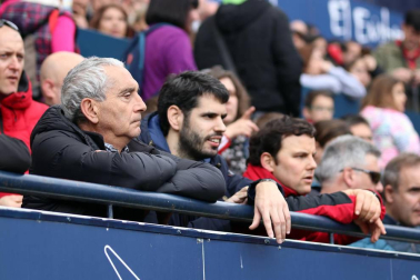 Fotos del búscate en la grada del Osasuna Femenino-SD Eibar