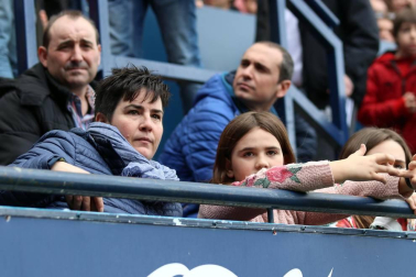 Fotos del búscate en la grada del Osasuna Femenino-SD Eibar