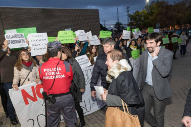 Las políticas educativas adoptadas desde la llegada del cuatripartito al Gobierno han sacado a la calle a miles de navarros. PAI, interinos, trabajadores de la concertada, opositores, sindicatos, comedores, Skolae... la crispación ha sido tónica general