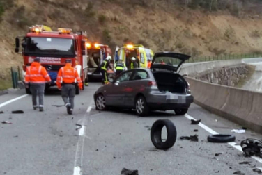 Un motorista de 39 años ha fallecido este lunes en un accidente de tráfico en el kilómetro 7,6 de la NA-2040, a la altura del pantano de Itoiz.