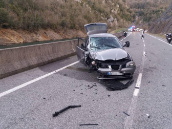 Un motorista de 39 años ha fallecido este lunes en un accidente de tráfico en el kilómetro 7,6 de la NA-2040, a la altura del pantano de Itoiz.
