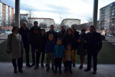 Entre el lunes 4 y el jueves 7 de marzo, Civivox San Jorge y Club de Montaña Gaztaroa Mendi Taldea organizaron la Semana de Montaña y Aventura en la que se pudo asistir a cuatro exposiciones de distinta índole. Como la que clausuró la muestra el jueves titulada “Invierno andino”, a la que acudió más de un centenar de personas y en la que se recogieron las vivencias de Aitziber y Aitor Irurozki durante su viaje a través de Perú y Bolivia.