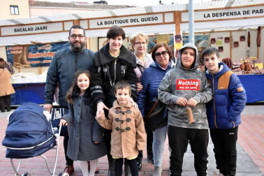 Desde el viernes 8 de marzo hasta el domingo día 10, el Paseo del Queiles acogió una nueva edición -y ya van veinte- del tradicional Mercado de las Viandas. Los 25 expositores instalados, y llegados desde las distintas comunidades de España,  ofrecieron lo mejor de su gastronomía a los visitantes.