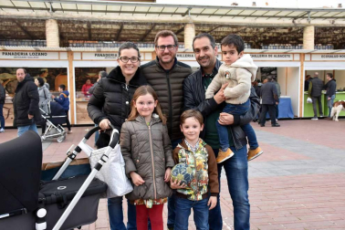 Desde el viernes 8 de marzo hasta el domingo día 10, el Paseo del Queiles acogió una nueva edición -y ya van veinte- del tradicional Mercado de las Viandas. Los 25 expositores instalados, y llegados desde las distintas comunidades de España,  ofrecieron lo mejor de su gastronomía a los visitantes.