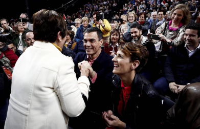 El presidente del Gobierno y candidato del PSOE, Pedro Sánchez , ha participado en un acto político que los socialistas navarros han celebrado esta tarde en el Navarra Arena, en Pamplona