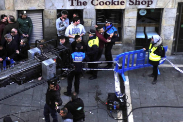 La grabación del filme, que ha arrancado a las 8 horas, ha cortado el tránsito peatonal de varias calles del Casco Viejo hasta las 20 horas