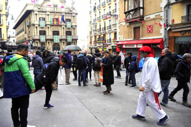 La grabación del filme, que ha arrancado a las 8 horas, ha cortado el tránsito peatonal de varias calles del Casco Viejo hasta las 20 horas