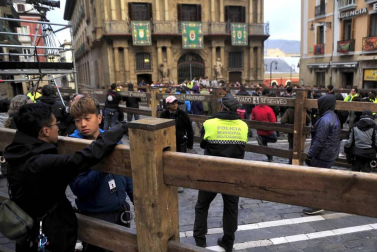 La grabación del filme, que ha arrancado a las 8 horas, ha cortado el tránsito peatonal de varias calles del Casco Viejo hasta las 20 horas