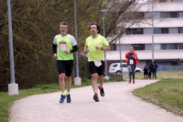 Fotos de los participantes de la Carrera Solidaria Pro Hiru Hamabi de Sarriguren.