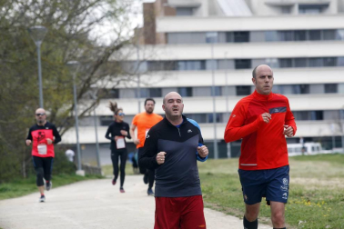 Fotos de los participantes de la Carrera Solidaria Pro Hiru Hamabi de Sarriguren.