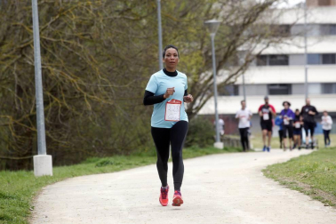 Fotos de los participantes de la Carrera Solidaria Pro Hiru Hamabi de Sarriguren.