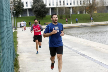 Fotos de los participantes de la Carrera Solidaria Pro Hiru Hamabi de Sarriguren.