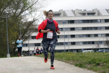Fotos de los participantes de la Carrera Solidaria Pro Hiru Hamabi de Sarriguren.