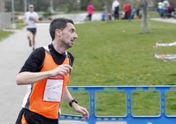 Fotos de los participantes de la Carrera Solidaria Pro Hiru Hamabi de Sarriguren.