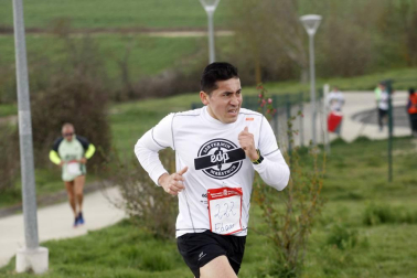 Fotos de los participantes de la Carrera Solidaria Pro Hiru Hamabi de Sarriguren.