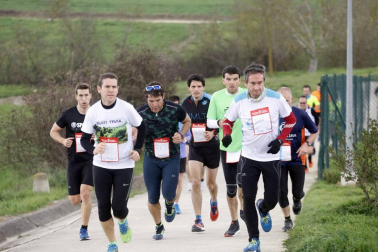 Fotos de los participantes de la Carrera Solidaria Pro Hiru Hamabi de Sarriguren.