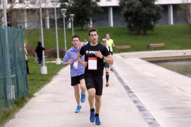 Fotos de los participantes de la Carrera Solidaria Pro Hiru Hamabi de Sarriguren.