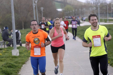 Fotos de los participantes de la Carrera Solidaria Pro Hiru Hamabi de Sarriguren.