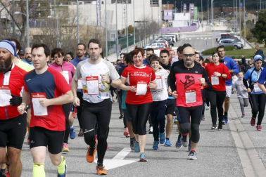 Fotos de los participantes de la Carrera Solidaria Pro Hiru Hamabi de Sarriguren.
