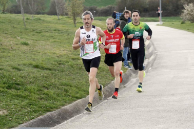 Fotos de los participantes de la Carrera Solidaria Pro Hiru Hamabi de Sarriguren.