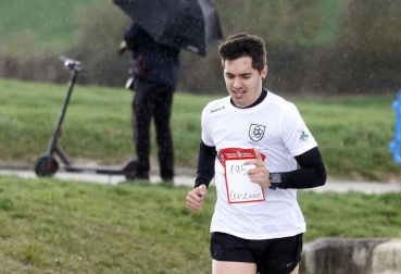 Fotos de los participantes de la Carrera Solidaria Pro Hiru Hamabi de Sarriguren.