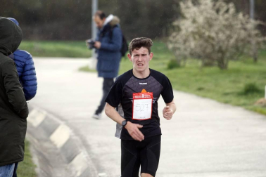 Fotos de los participantes de la Carrera Solidaria Pro Hiru Hamabi de Sarriguren.