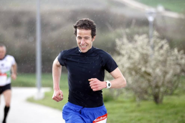 Fotos de los participantes de la Carrera Solidaria Pro Hiru Hamabi de Sarriguren.