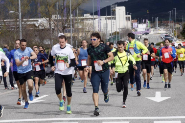 Fotos de los participantes de la Carrera Solidaria Pro Hiru Hamabi de Sarriguren.