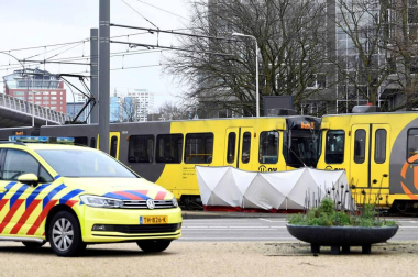 Se ha producido un tiroteo contra un tranvía en Utrecht que ha dejado, al menos, a varias personas heridas en la plaza 24 Oktoberplain de esta ciudad holandesa.