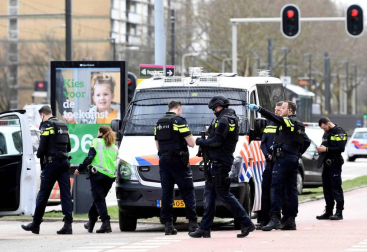 Se ha producido un tiroteo contra un tranvía en Utrecht que ha dejado, al menos, a varias personas heridas en la plaza 24 Oktoberplain de esta ciudad holandesa.